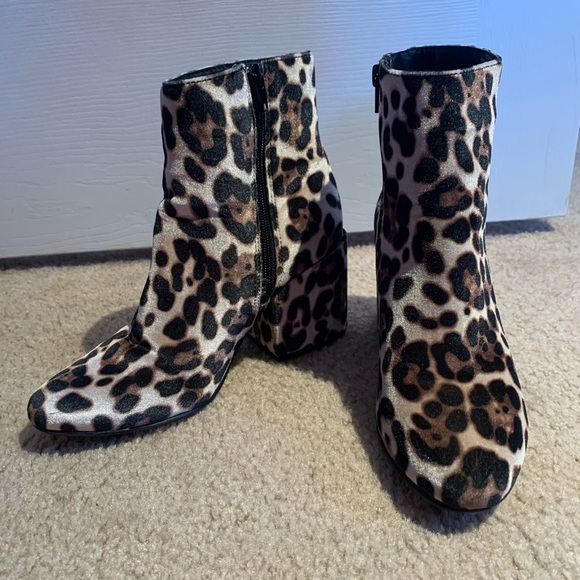 Velvet cheetah print statement heeled boots - Picture 3 of 4